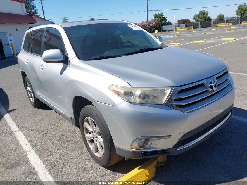 2011 Toyota Highlander VIN 5TDBK3EH3BS043606 IAAI salvage auction — UNKNOWN, Clear - Dealer Only (California), sold $2,525 on 2026-07-09 (photo 1)