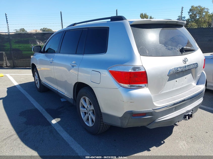 2011 Toyota Highlander VIN 5TDBK3EH3BS043606 IAAI salvage auction — UNKNOWN, Clear - Dealer Only (California), sold $2,525 on 2026-07-09 (photo 3)