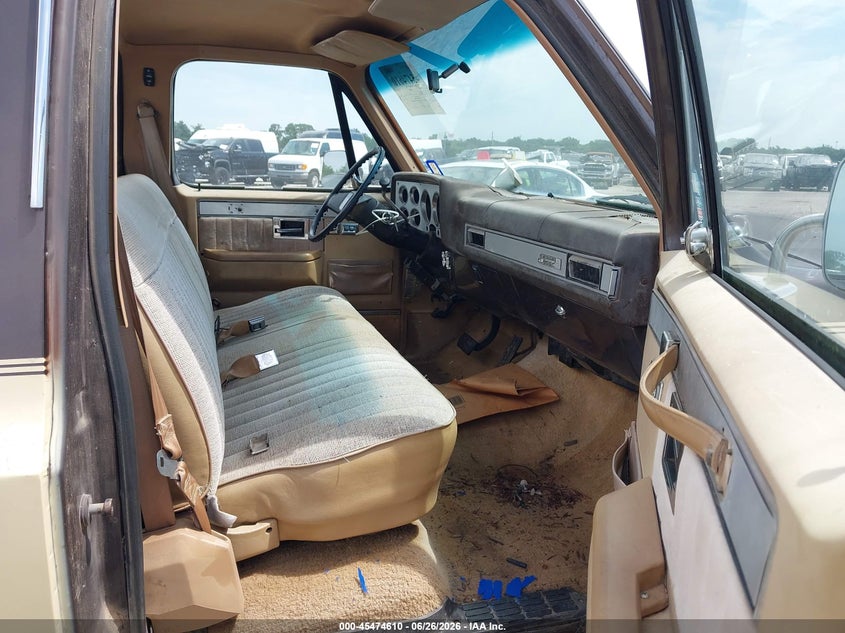1984 Gmc C2500 VIN 1GTGC24WXEJ511698 IAAI salvage auction — NORMAL WEAR, Original (Texas), sold $2,800 on 2026-07-07 (photo 5)