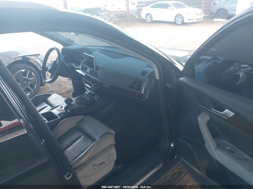 2018 Audi Q5 VIN WA1BNAFY9J2174677 IAAI salvage auction — SIDE, Salvage Title, sold $5,700 on 2026-07-31 (photo 5)