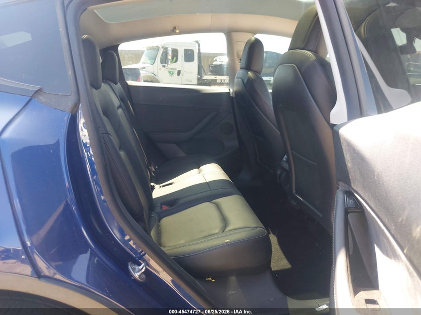 2020 Tesla Model y VIN 5YJYGDEE1LF057906 IAAI salvage auction — SIDE, Salvage (California), sold $6,900 on 2026-07-16 (photo 8)
