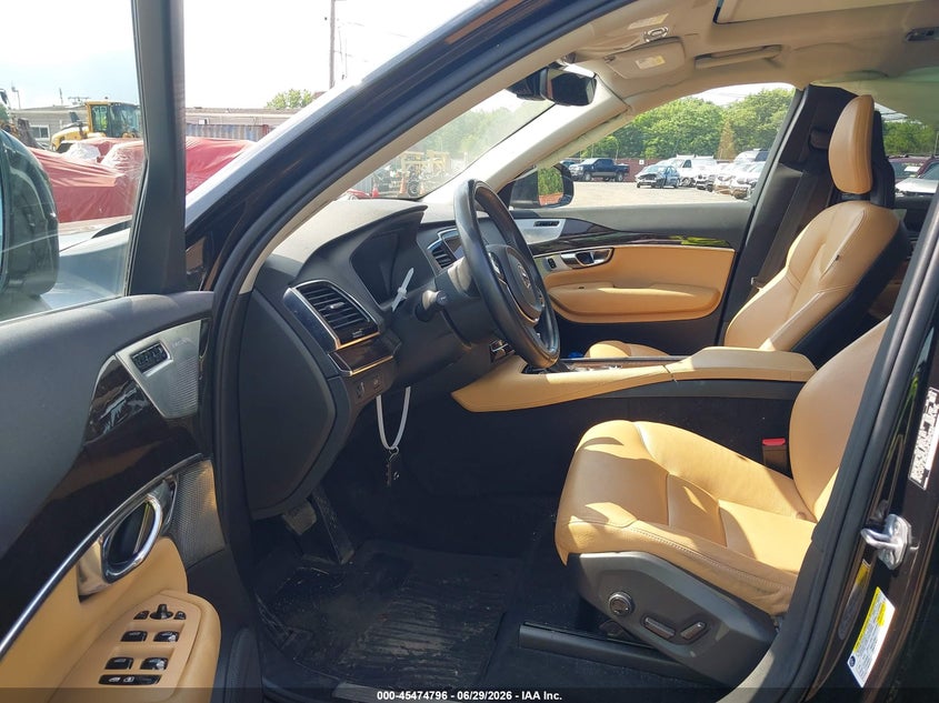 2016 Volvo Xc90 VIN YV4A22PK0G1047337 IAAI salvage auction — RIGHT SIDE, Salvage Title, sold $8,000 on 2026-08-05 (photo 5)