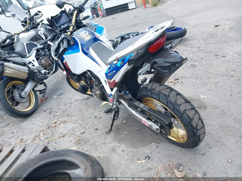 2020 Honda Crf VIN JH2SD1020LK000018 IAAI salvage auction — FRONT END, Salvage Title, sold $3,675 on 2026-07-15 (photo 3)