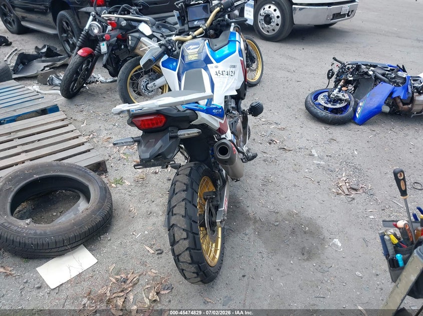 2020 Honda Crf VIN JH2SD1020LK000018 IAAI salvage auction — FRONT END, Salvage Title, sold $3,675 on 2026-07-15 (photo 6)