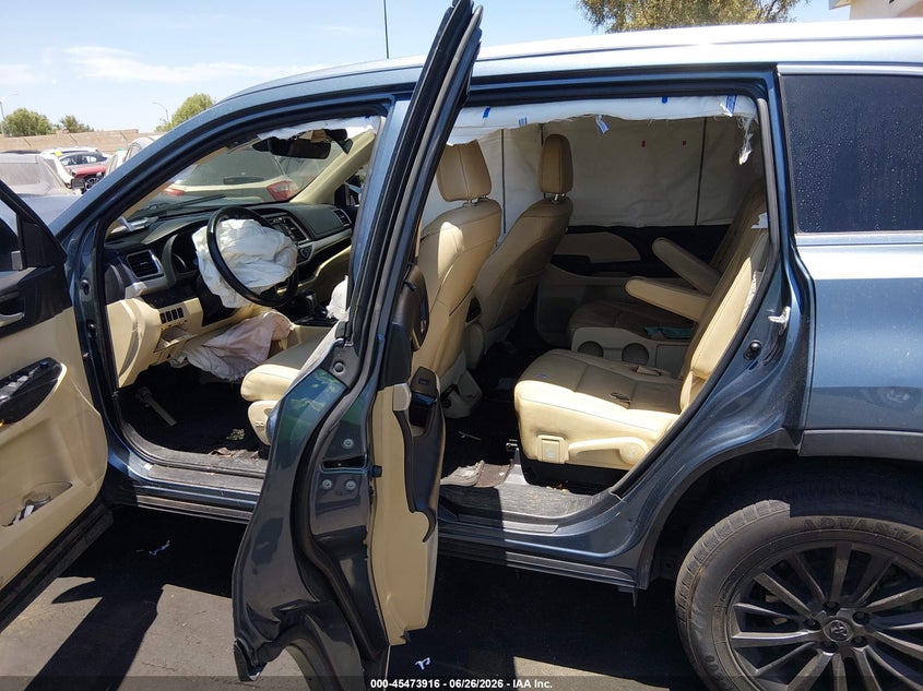 2017 Toyota Highlander VIN 5TDKZRFH4HS522526 IAAI salvage auction — FRONT END, Salvage Title, sold $4,100 on 2026-07-31 (photo 8)