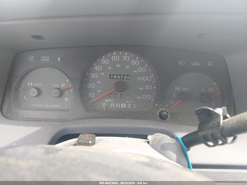 1998 Mercury Grand marquis VIN 2MEFM75W1WX677359 IAAI salvage auction — NORMAL WEAR, Clear (Missouri), sold $375 on 2026-07-09 (photo 7)