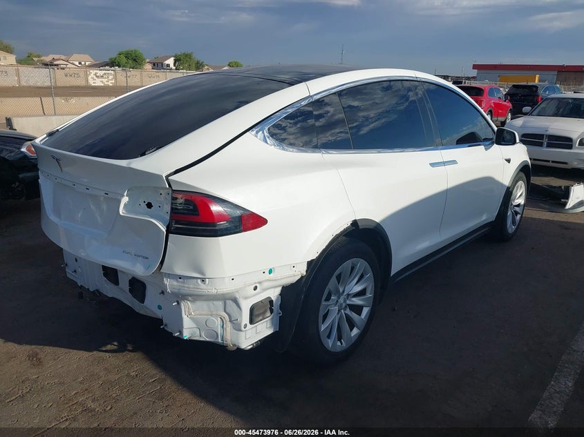 2020 Tesla Model x VIN 5YJXCAE25LF286018 IAAI salvage auction — REAR END, Salvage Title, sold $12,100 on 2026-08-02 (photo 4)