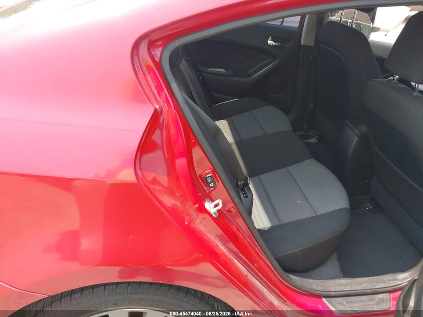 2015 Kia Forte VIN KNAFX4A82F5304862 IAAI salvage auction — WATER/FLOOD, Salvage (Texas), sold $400 on 2026-07-10 (photo 8)