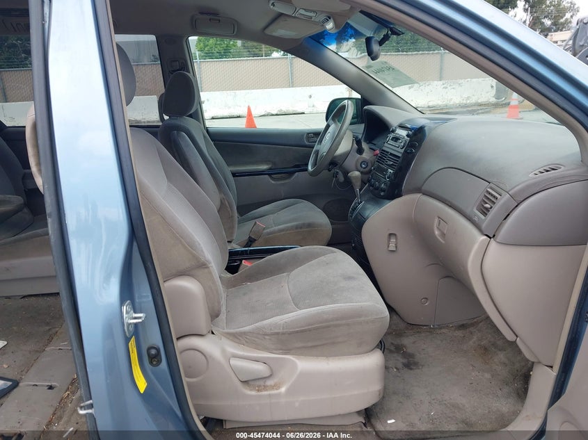 2004 Toyota Sienna VIN 5TDZA23C34S025757 IAAI salvage auction — LEFT SIDE, Salvage (California), sold $600 on 2026-07-13 (photo 5)