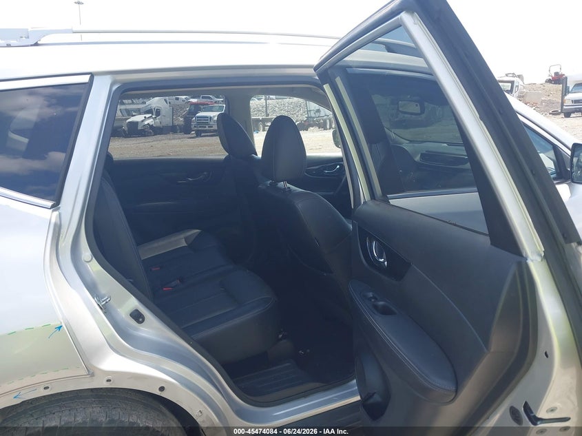 2017 Nissan Rogue VIN JN8AT2MT6HW399764 IAAI salvage auction — REAR END, Salvage (Tennessee), sold $3,600 on 2026-07-30 (photo 8)