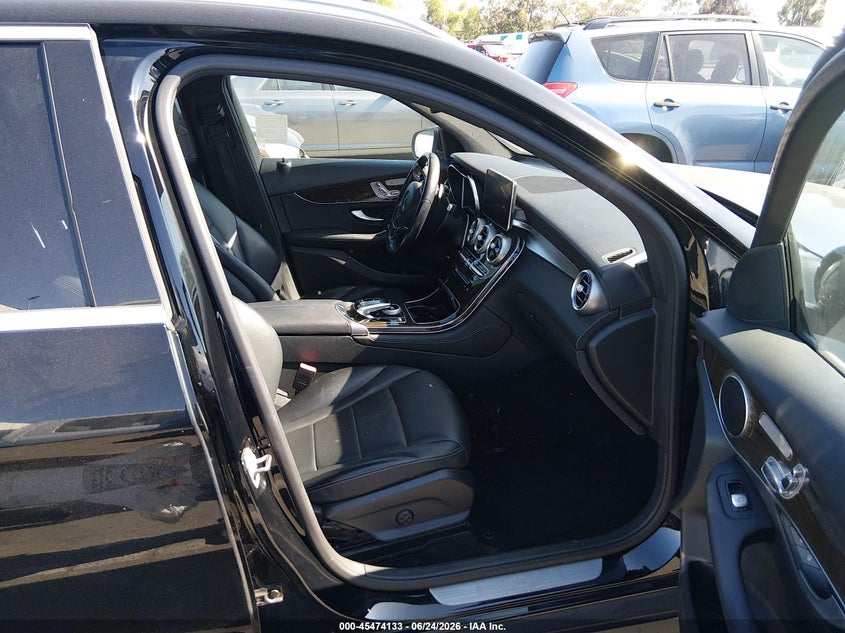 2018 Mercedes-benz Glc VIN WDC0G4JB5JV034176 IAAI salvage auction — LEFT SIDE, Salvage (California), sold $6,500 on 2026-07-23 (photo 5)