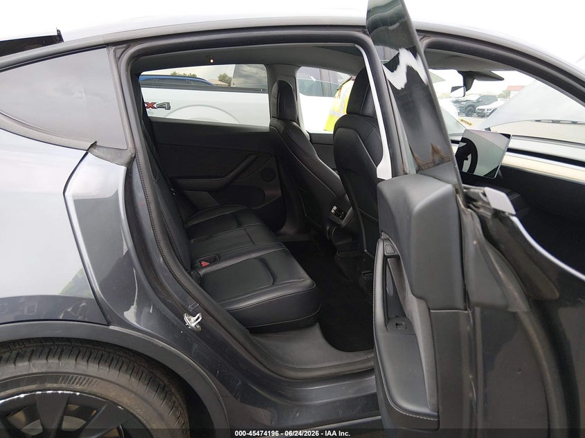 2021 Tesla Model y VIN 5YJYGDEEXMF285596 IAAI salvage auction — REAR END, Salvage (Arizona), sold $8,100 on 2026-07-12 (photo 8)