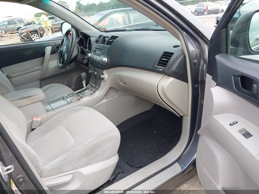 2011 Toyota Highlander VIN 5TDZA3EH6BS012903 IAAI salvage auction — NORMAL WEAR, Clear (Virginia), sold $3,150 on 2026-07-10 (photo 5)