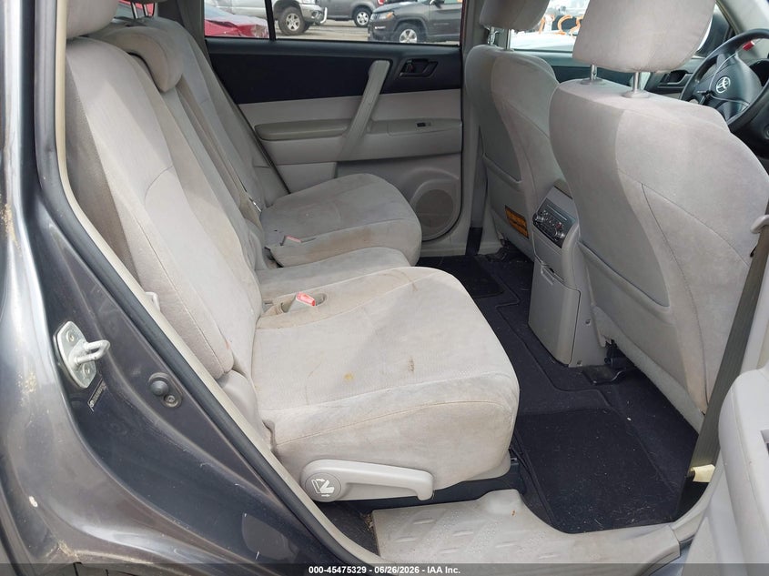 2011 Toyota Highlander VIN 5TDZA3EH6BS012903 IAAI salvage auction — NORMAL WEAR, Clear (Virginia), sold $3,150 on 2026-07-10 (photo 8)