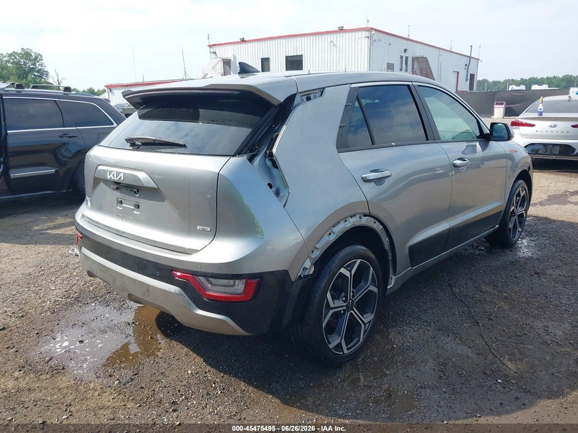 2023 Kia Niro VIN KNDCT3LE2P5098362 IAAI salvage auction — SIDE, Salvage Title, sold $8,900 on 2026-08-21 (photo 4)