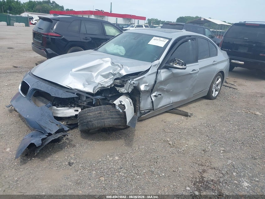 2015 BMW 3er VIN WBA3C1C58FP853261 IAAI salvage auction — FRONT END, Salvage Title, sold $325 on 2026-08-13 (photo 2)