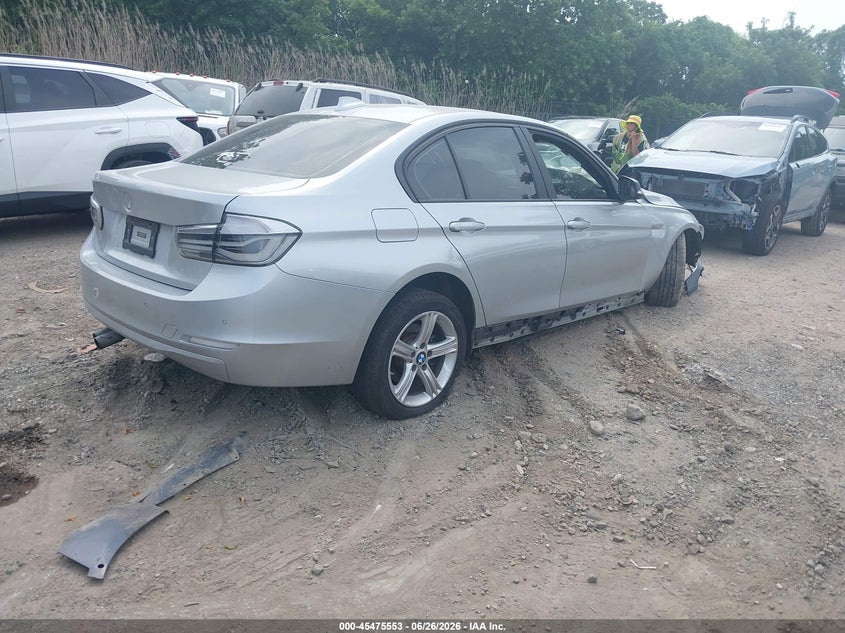 2015 BMW 3er VIN WBA3C1C58FP853261 IAAI salvage auction — FRONT END, Salvage Title, sold $325 on 2026-08-13 (photo 4)