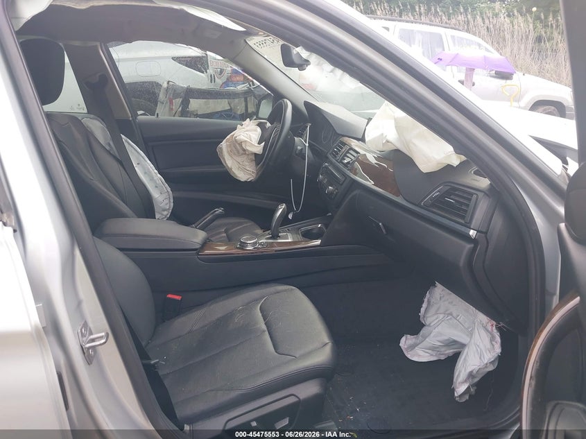 2015 BMW 3er VIN WBA3C1C58FP853261 IAAI salvage auction — FRONT END, Salvage Title, sold $325 on 2026-08-13 (photo 5)