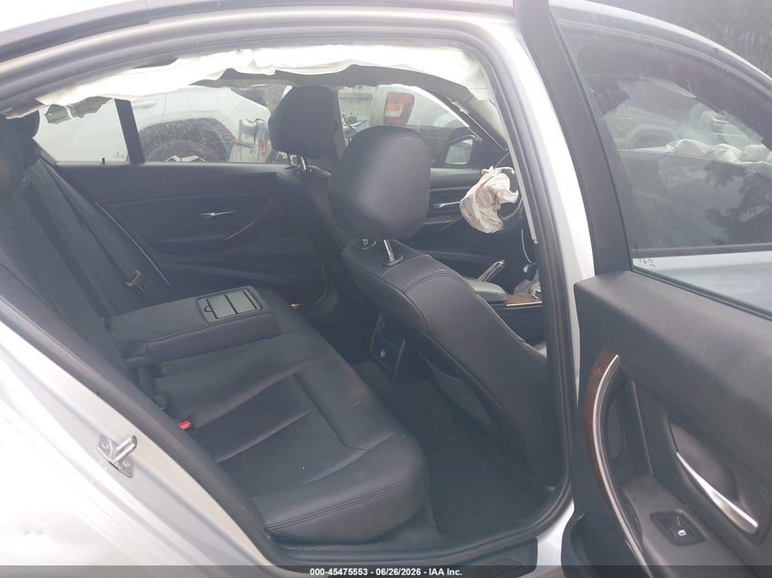 2015 BMW 3er VIN WBA3C1C58FP853261 IAAI salvage auction — FRONT END, Salvage Title, sold $325 on 2026-08-13 (photo 8)