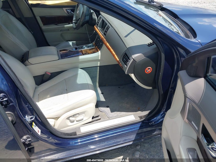 2009 Jaguar Xf VIN SAJWA07C891R37419 IAAI salvage auction — RIGHT FRONT, Salvage (Idaho), sold $600 on 2026-07-27 (photo 5)