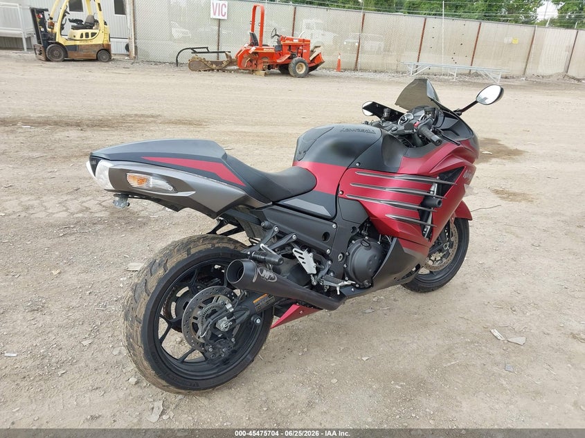 2025 Kawasaki Zx VIN JKBZXNJ10SA021103 IAAI salvage auction — SIDE, Salvage Title, sold $2,500 on 2026-07-23 (photo 4)