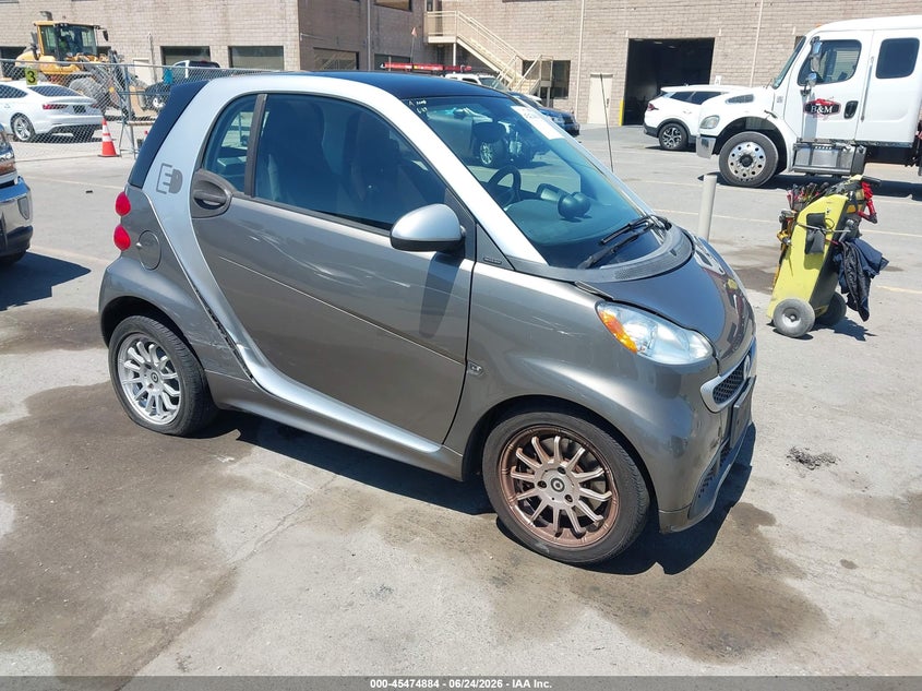 2013 Smart VIN WMEEJ9AA1DK708624 IAAI salvage auction — REAR END, Salvage (California), sold $150 on 2026-07-30 (photo 1)