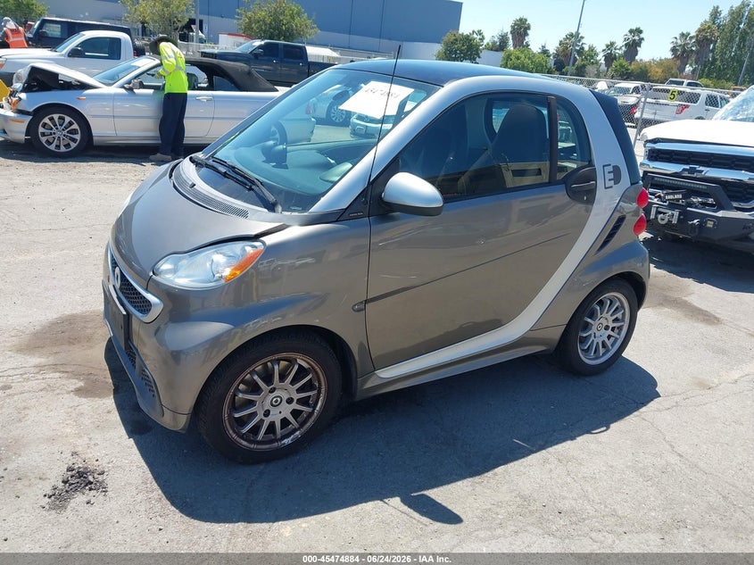 2013 Smart VIN WMEEJ9AA1DK708624 IAAI salvage auction — REAR END, Salvage (California), sold $150 on 2026-07-30 (photo 2)