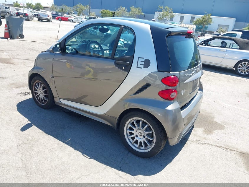 2013 Smart VIN WMEEJ9AA1DK708624 IAAI salvage auction — REAR END, Salvage (California), sold $150 on 2026-07-30 (photo 3)