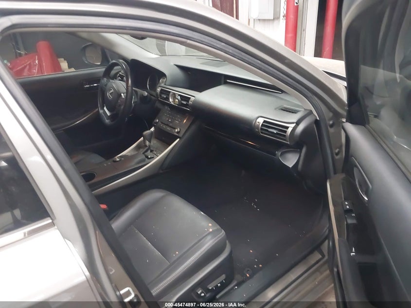 2015 Lexus Is VIN JTHBF1D2XF5056773 IAAI salvage auction — RIGHT FRONT, Salvage Title, sold $5,000 on 2026-08-01 (photo 5)