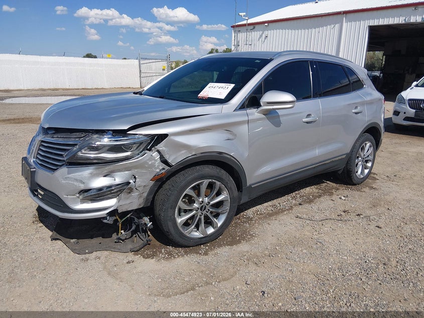 2017 Lincoln Mkc VIN 5LMCJ2D98HUL71032 IAAI salvage auction — ENGINE DAMAGE, Wait Title, sold $200 on 2026-10-02 (photo 2)