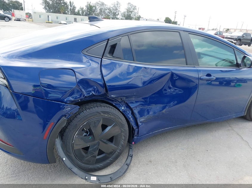 2026 Toyota Prius VIN JTDACACU5T3066384 IAAI salvage auction — RIGHT SIDE, Salvage (California), sold $16,000 on 2026-08-19 (photo 6)