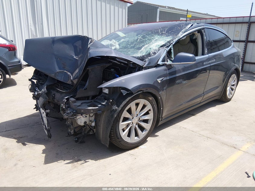 2017 Tesla Model x VIN 5YJXCBE28HF048256 IAAI salvage auction — FRONT END, Salvage Title, sold $2,900 on 2026-08-21 (photo 2)