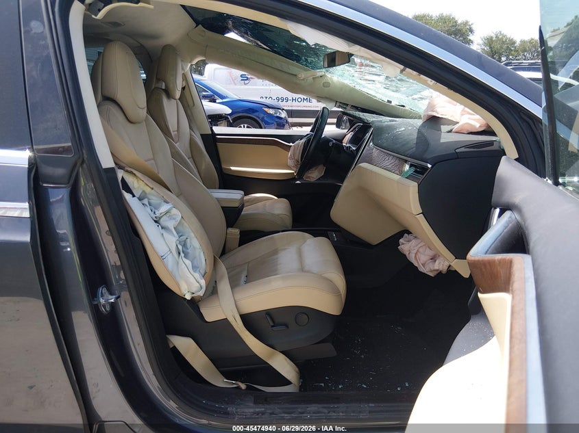 2017 Tesla Model x VIN 5YJXCBE28HF048256 IAAI salvage auction — FRONT END, Salvage Title, sold $2,900 on 2026-08-21 (photo 5)