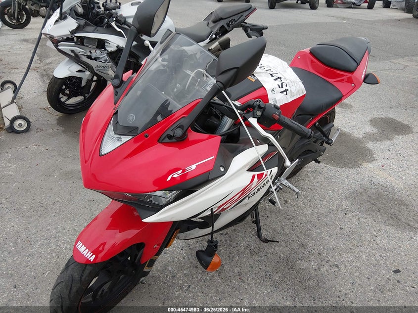 2015 Yamaha Yzf VIN MH3RH06Y8FK005247 IAAI salvage auction — LEFT & RIGHT, Salvage (California), sold $1,350 on 2026-07-22 (photo 2)