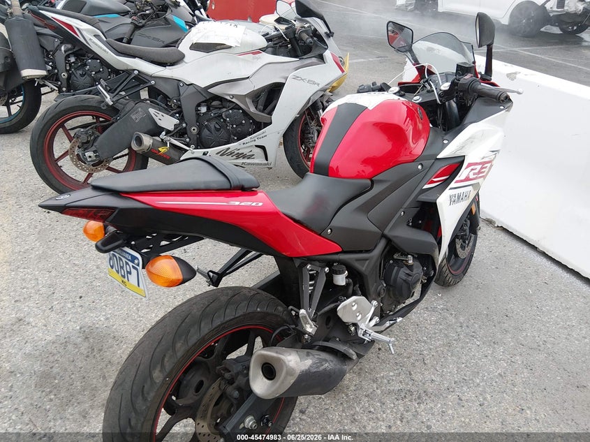 2015 Yamaha Yzf VIN MH3RH06Y8FK005247 IAAI salvage auction — LEFT & RIGHT, Salvage (California), sold $1,350 on 2026-07-22 (photo 4)