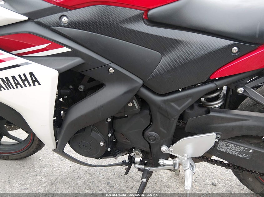 2015 Yamaha Yzf VIN MH3RH06Y8FK005247 IAAI salvage auction — LEFT & RIGHT, Salvage (California), sold $1,350 on 2026-07-22 (photo 9)