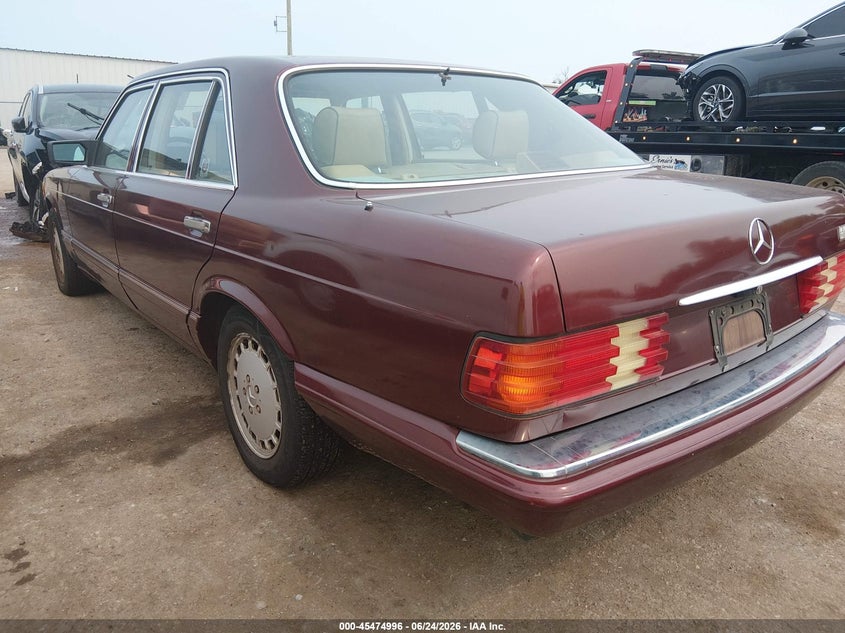 1988 Mercedes-benz 420 VIN WDBCA35D1JA405494 IAAI salvage auction — NORMAL WEAR, Clear - Public Restricted (Oklahoma), sold $925 on 2026-07-15 (photo 3)