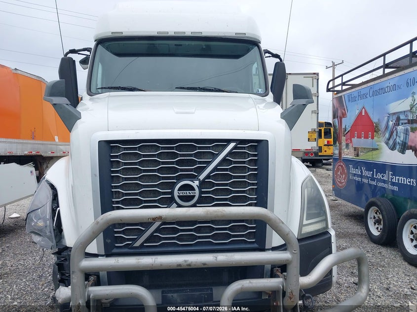 2022 Volvo VIN 4V4NC9EH1NN606681 IAAI salvage auction — FRONT END, Salvage Title, sold $19,900 on 2026-10-07 (photo 8)