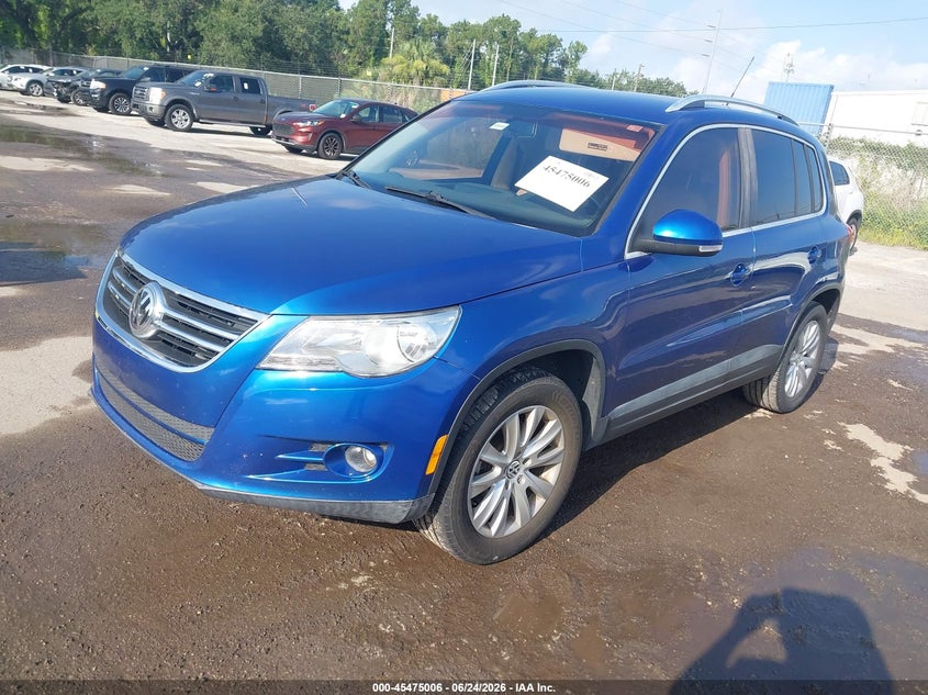2009 Volkswagen Tiguan VIN WVGAV75NX9W004680 IAAI salvage auction — NORMAL WEAR, Clear (Florida), sold $975 on 2026-07-15 (photo 2)