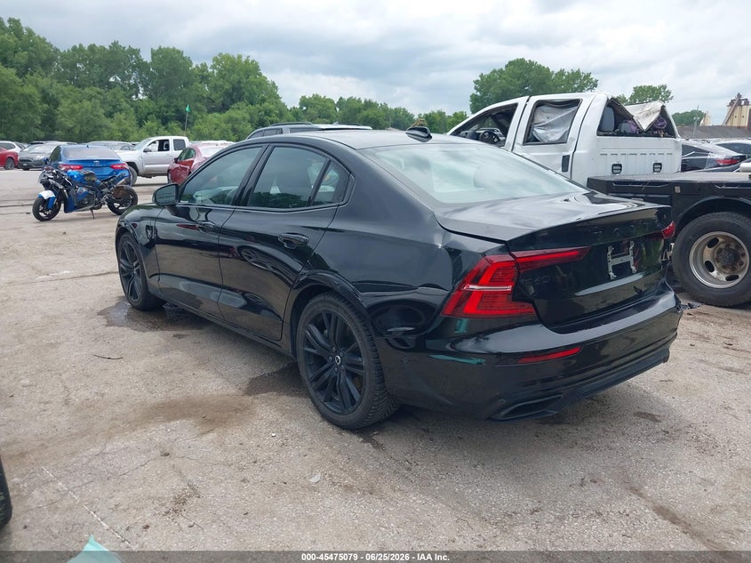 2022 Volvo S60 VIN 7JRH60FD5NG192477 IAAI salvage auction — REAR END, Salvage (Kansas), sold $11,900 on 2026-07-31 (photo 3)