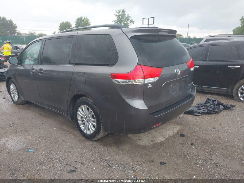 2014 Toyota Sienna VIN 5TDYK3DC5ES438570 IAAI salvage auction — RIGHT SIDE, Salvage (Idaho), sold $2,250 on 2026-07-27 (photo 3)