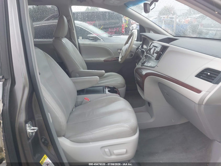 2014 Toyota Sienna VIN 5TDYK3DC5ES438570 IAAI salvage auction — RIGHT SIDE, Salvage (Idaho), sold $2,250 on 2026-07-27 (photo 5)