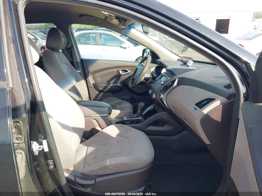 2014 Hyundai Tucson VIN KM8JT3AF3EU946119 IAAI salvage auction — FRONT END, Salvage Title, sold $1,800 on 2026-07-17 (photo 5)