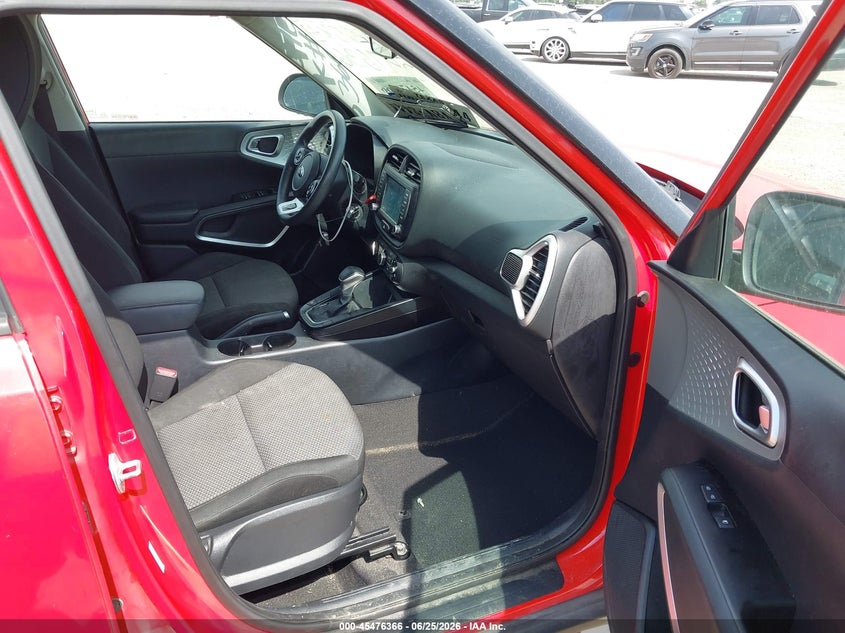 2020 Kia Soul VIN KNDJ23AU0L7063340 IAAI salvage auction — NORMAL WEAR, Original (Texas), sold $2,225 on 2026-07-28 (photo 5)