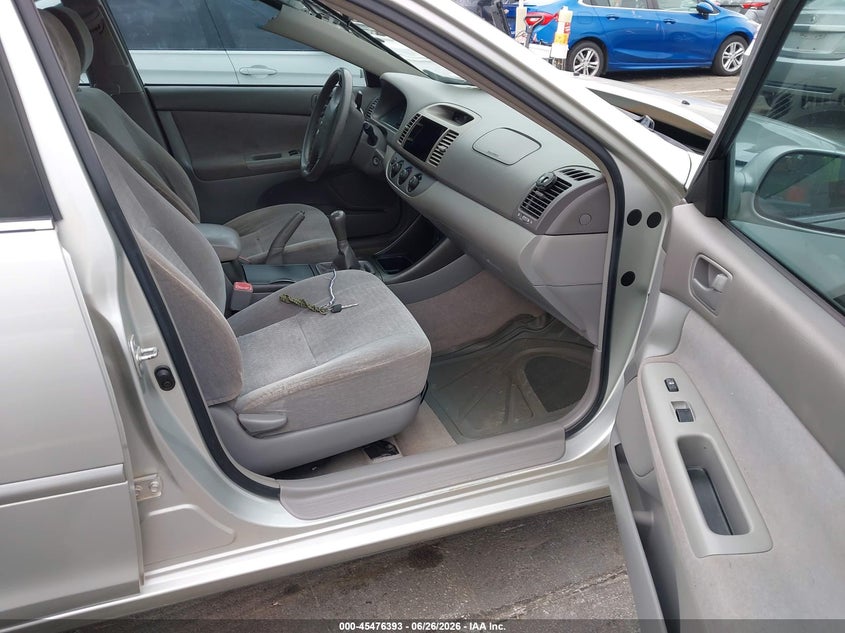 2004 Toyota Camry VIN JTDBE32K240290824 IAAI salvage auction — LEFT FRONT, Salvage (North Carolina), sold $25 on 2026-07-30 (photo 5)