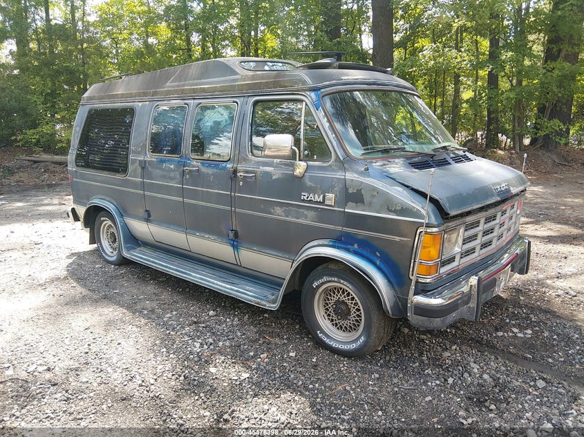 1988 Dodge Ram van VIN 2B6HB23Y3JK134712 — IAAI salvage auction photo