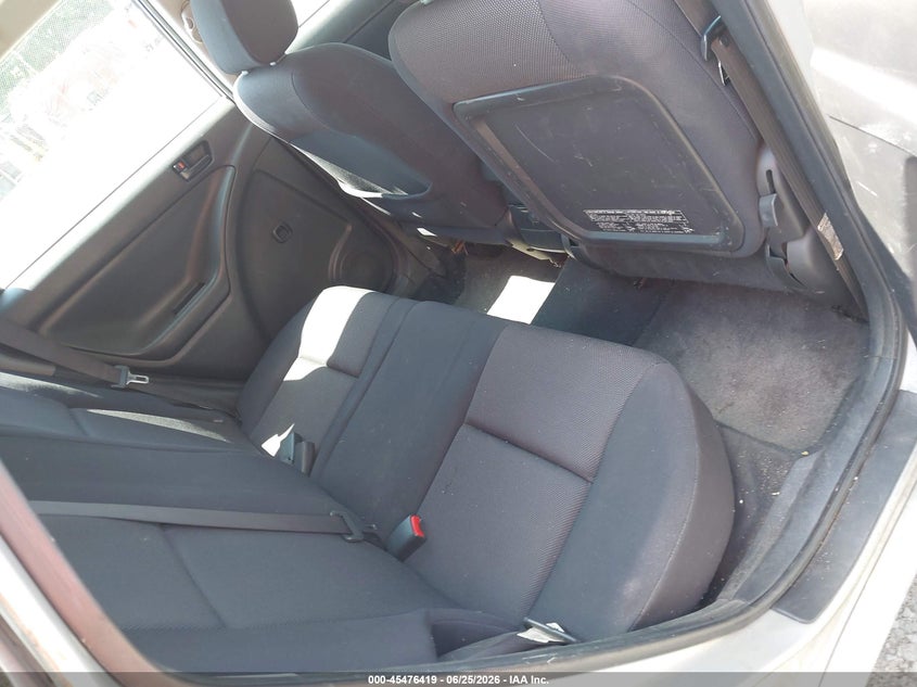2004 Pontiac Vibe VIN 5Y2SL62804Z451064 IAAI salvage auction — NORMAL WEAR, Clear (Virginia), sold $850 on 2026-07-07 (photo 8)