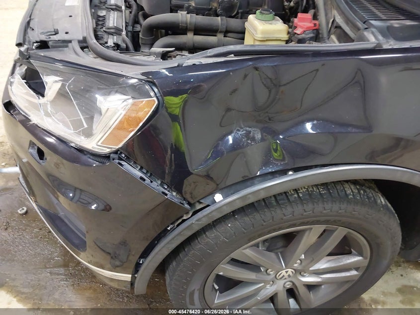 2016 Volkswagen Touareg VIN WVGEF9BP6GD001543 IAAI salvage auction — LEFT FRONT, Wait Title, sold $875 on 2026-07-31 (photo 6)