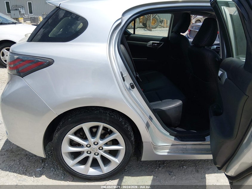 2013 Lexus Ct VIN JTHKD5BH5D2170389 IAAI salvage auction — NORMAL WEAR, Original (Ohio), sold $4,350 on 2026-07-08 (photo 8)