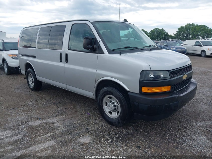 2019 Chevrolet Express VIN 1GAWGEFG1K1330582 — IAAI salvage auction photo